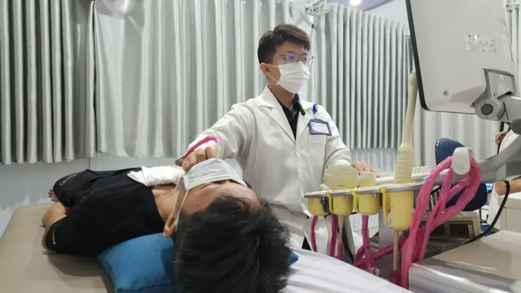 Siêu âm tuyến giáp có gây hại không? 20240825 105944